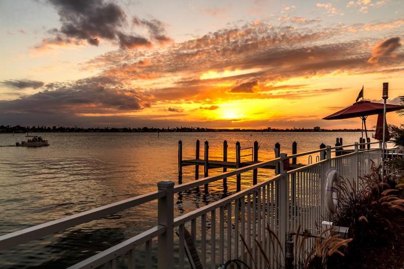 Courtyard By Marriott St. Petersburg Clearwater/Madeira Beach Exterior photo