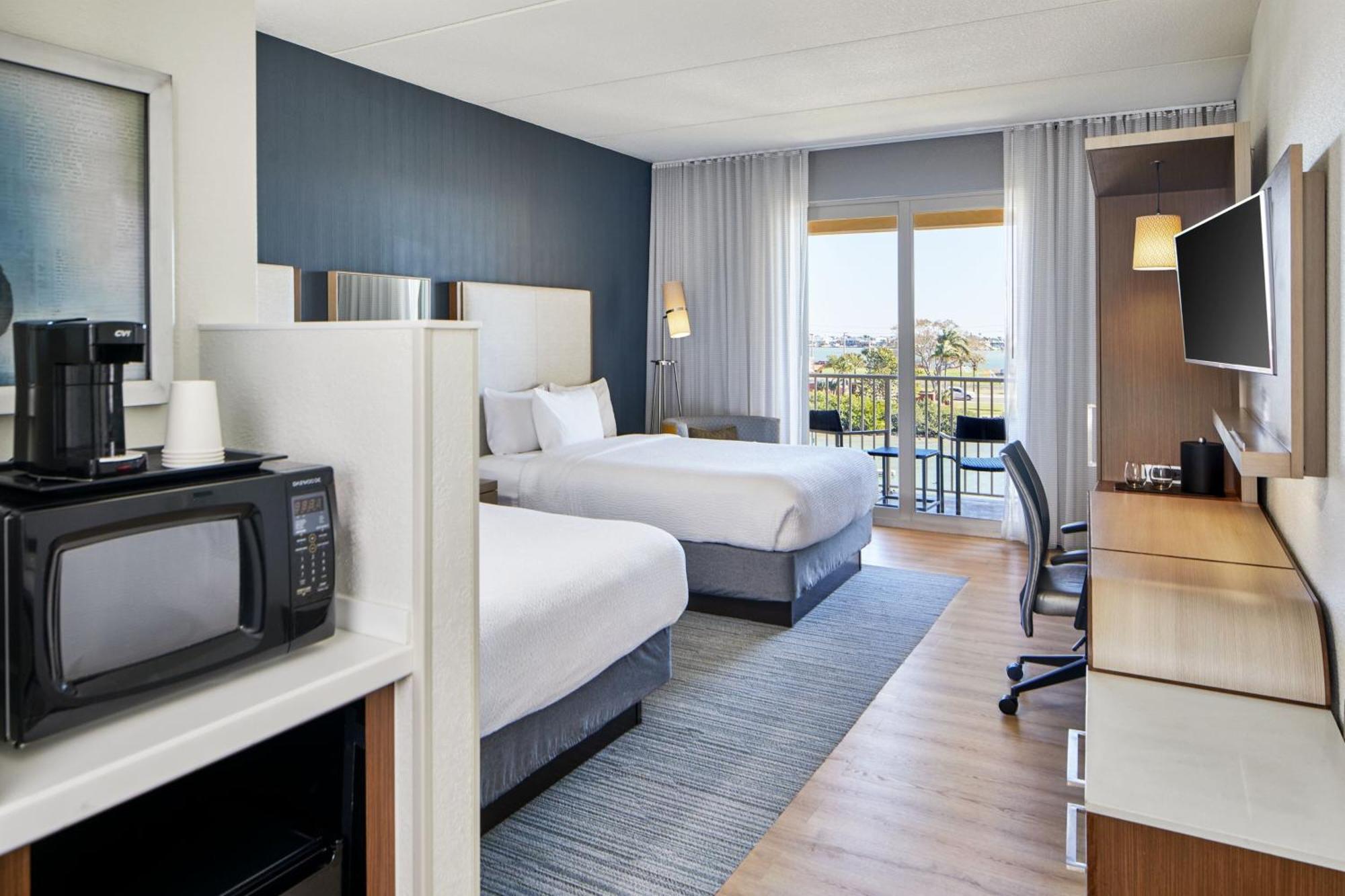 Courtyard By Marriott St. Petersburg Clearwater/Madeira Beach Exterior photo