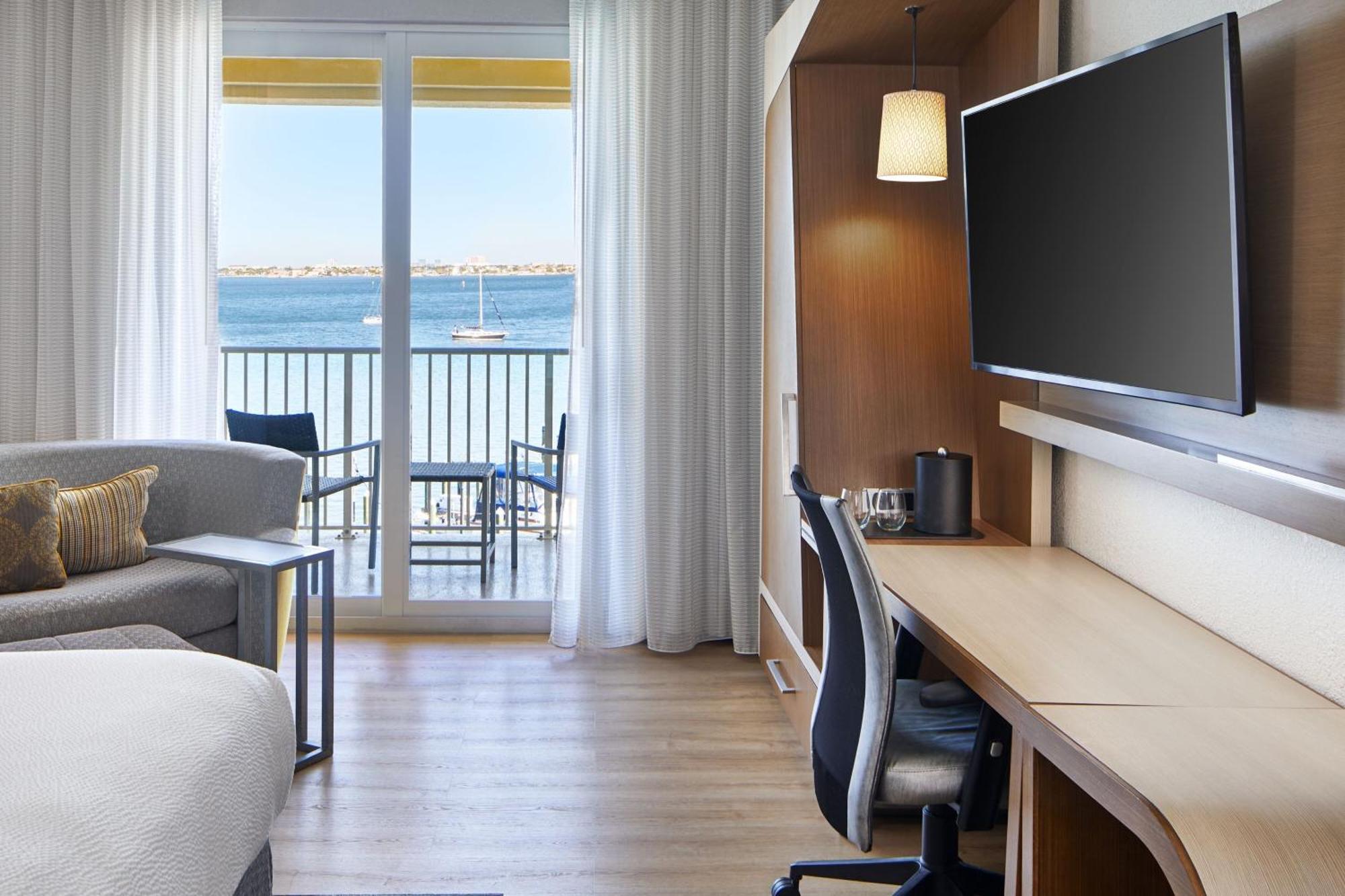 Courtyard By Marriott St. Petersburg Clearwater/Madeira Beach Exterior photo