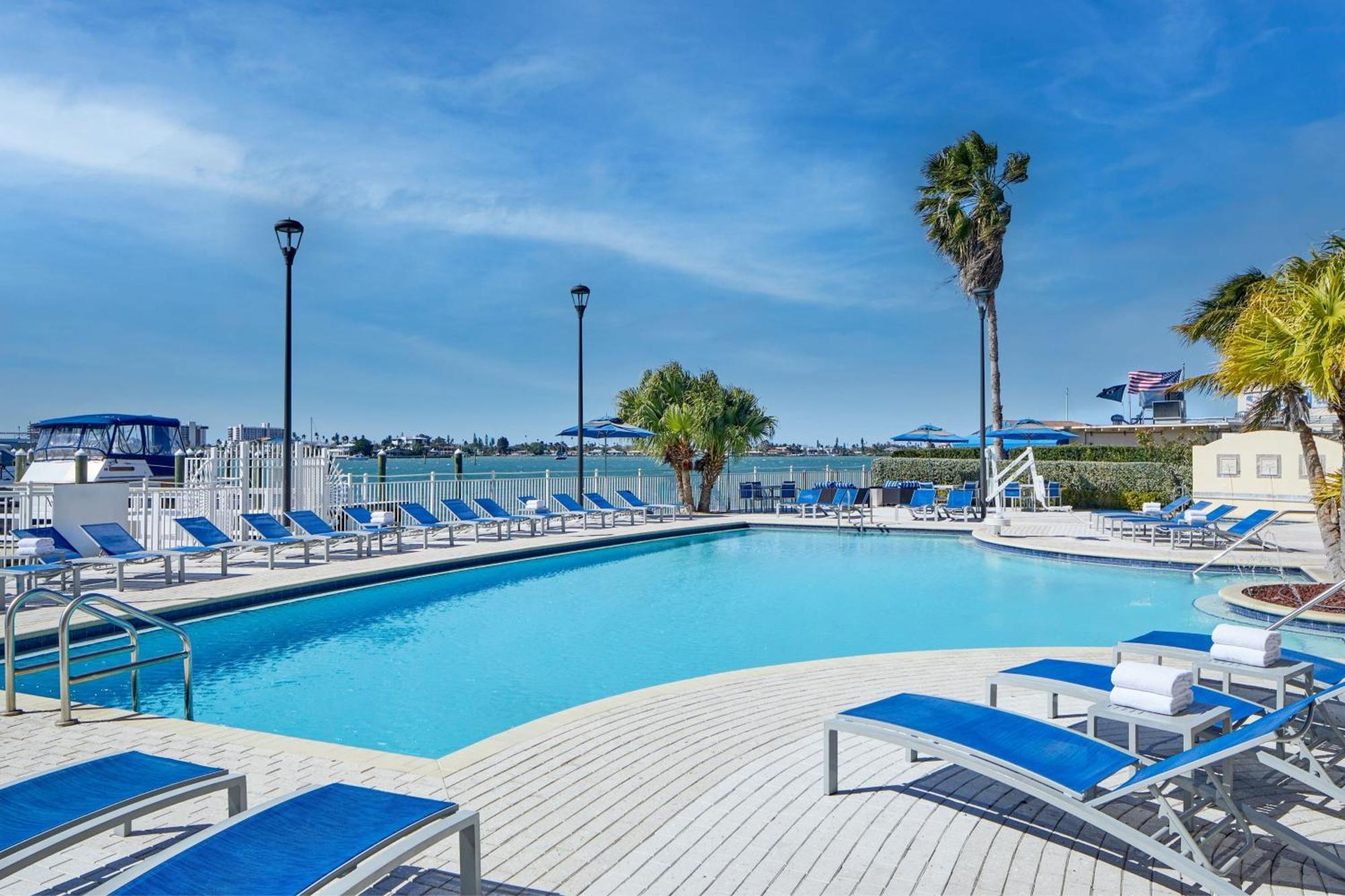 Courtyard By Marriott St. Petersburg Clearwater/Madeira Beach Exterior photo