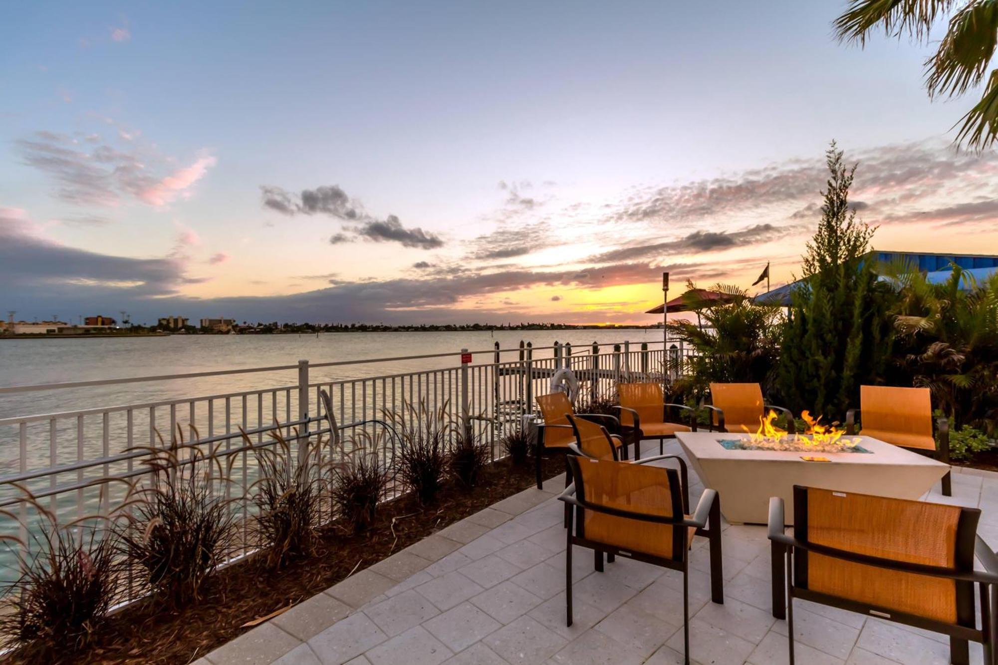 Courtyard By Marriott St. Petersburg Clearwater/Madeira Beach Exterior photo
