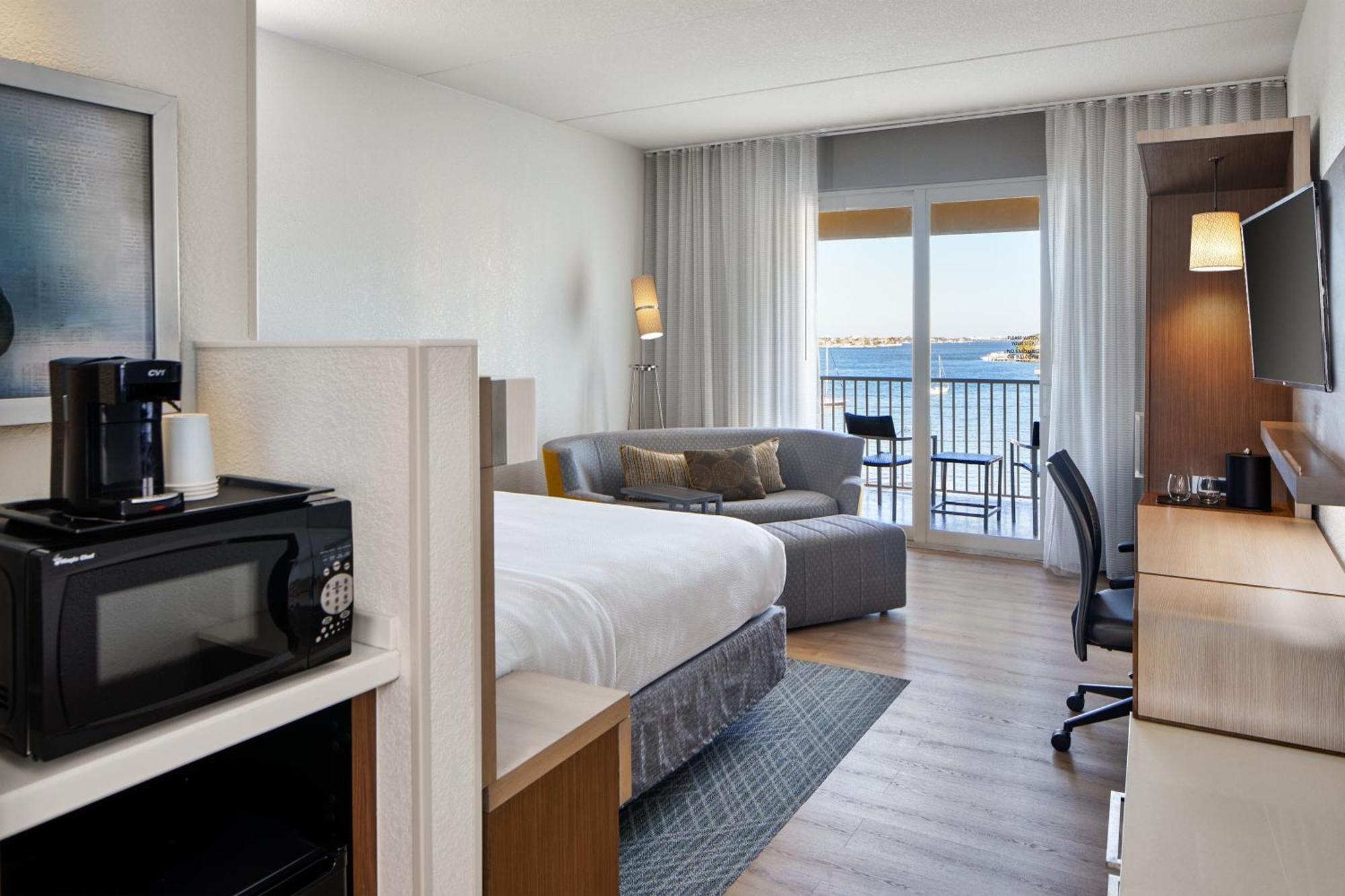 Courtyard By Marriott St. Petersburg Clearwater/Madeira Beach Exterior photo