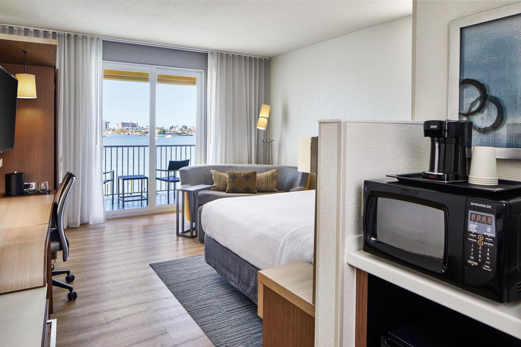 Courtyard By Marriott St. Petersburg Clearwater/Madeira Beach Exterior photo
