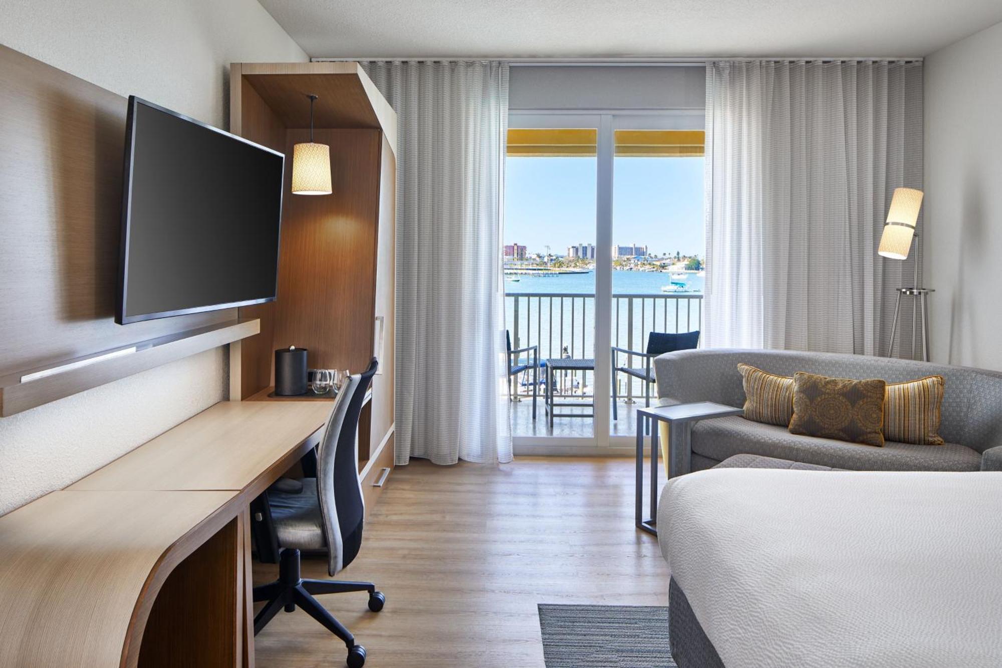Courtyard By Marriott St. Petersburg Clearwater/Madeira Beach Exterior photo