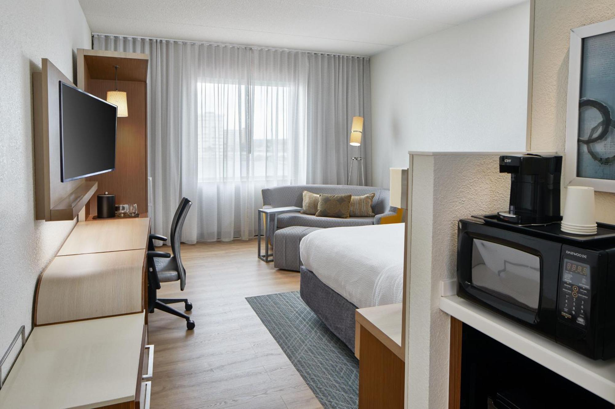 Courtyard By Marriott St. Petersburg Clearwater/Madeira Beach Exterior photo