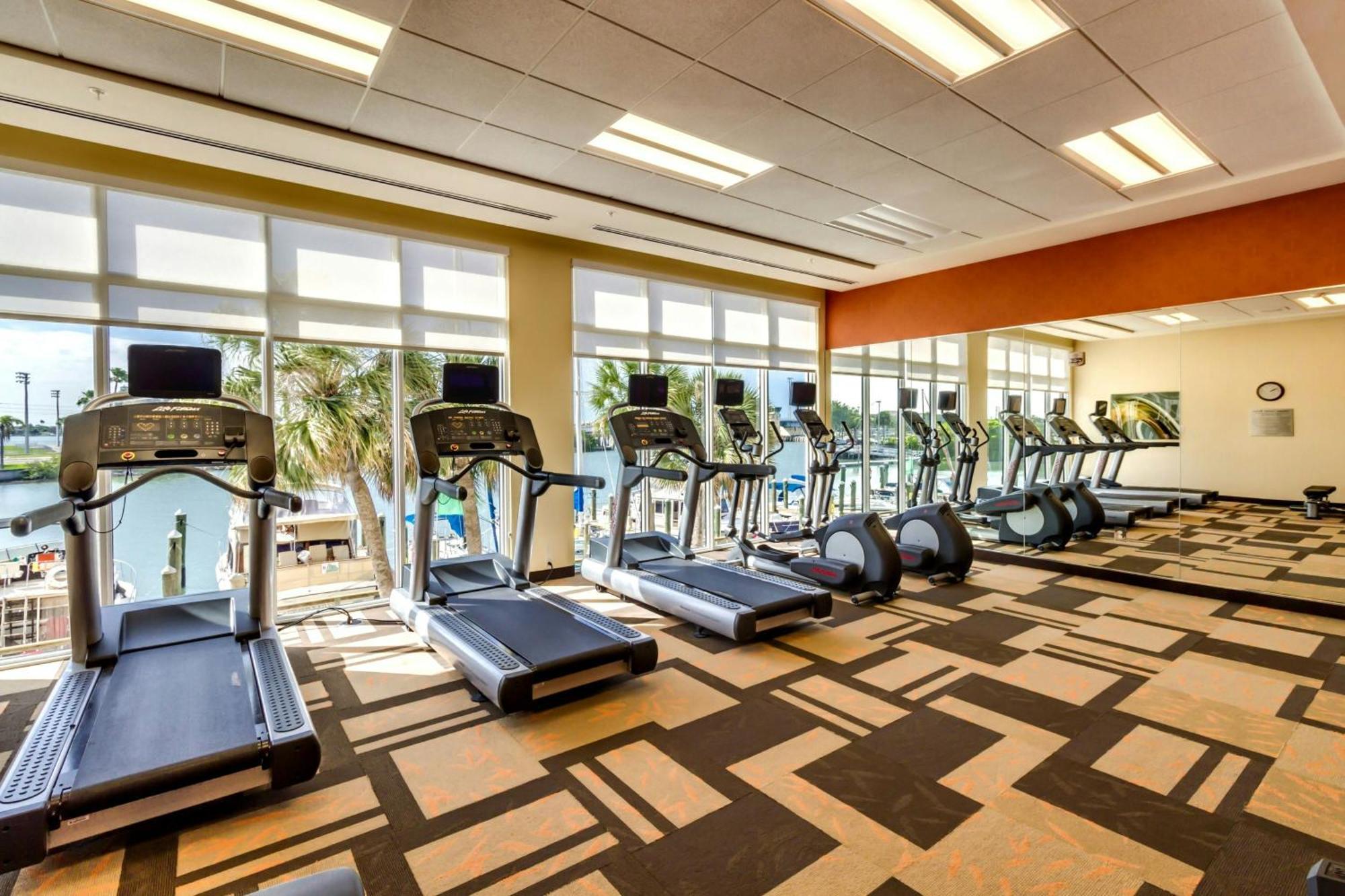 Courtyard By Marriott St. Petersburg Clearwater/Madeira Beach Exterior photo