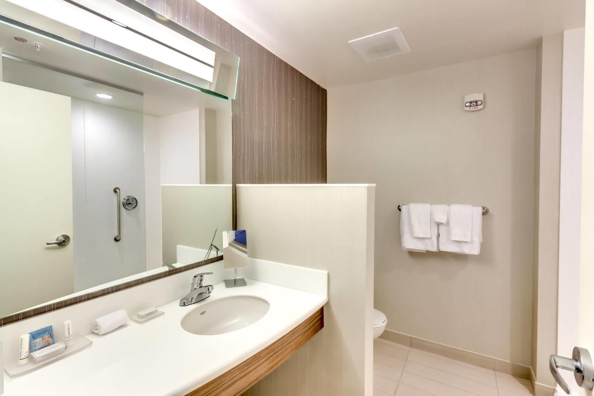 Courtyard By Marriott St. Petersburg Clearwater/Madeira Beach Exterior photo